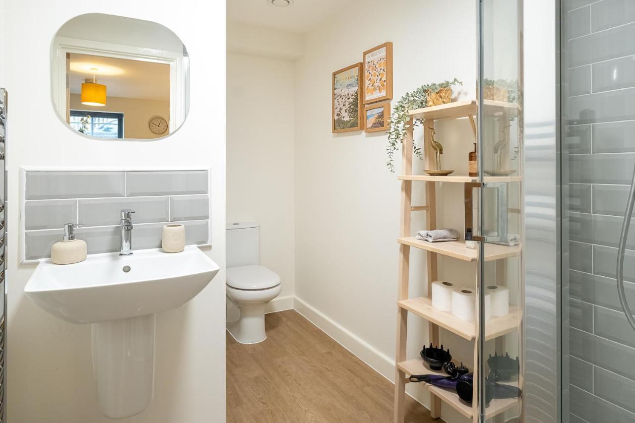 Luton Modern Serviced Accommodation For Contractors, Relocators, Professionals, Tourists And Students - Akugi Homes Luaran gambar