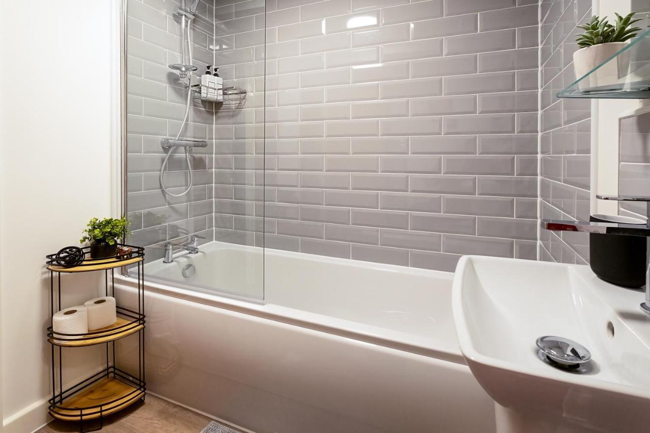 Luton Modern Serviced Accommodation For Contractors, Relocators, Professionals, Tourists And Students - Akugi Homes Luaran gambar