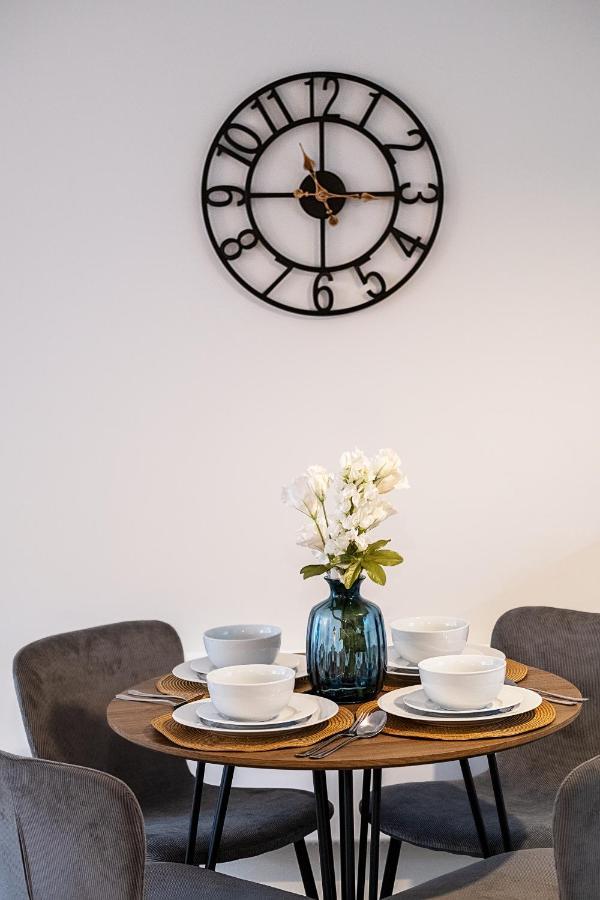 Luton Modern Serviced Accommodation For Contractors, Relocators, Professionals, Tourists And Students - Akugi Homes Luaran gambar